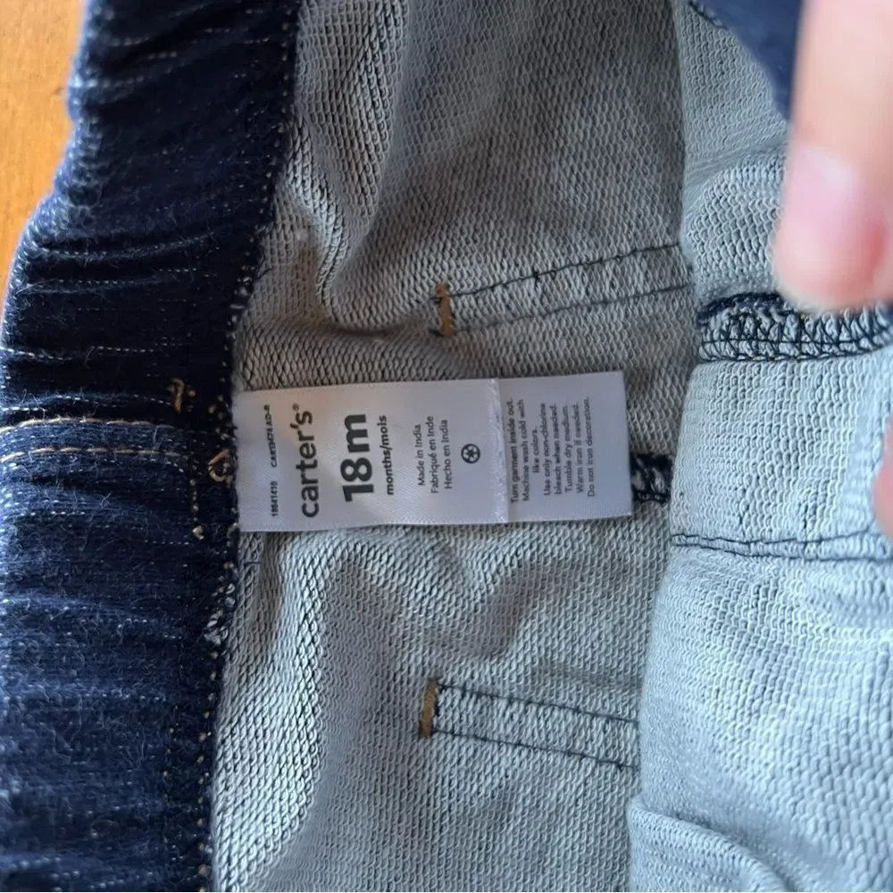 🍭6/$30 Carter’s dark wash boy’s jeggings- 18 months